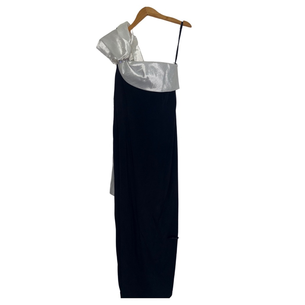 Chic One Shoulder Black and White Dress